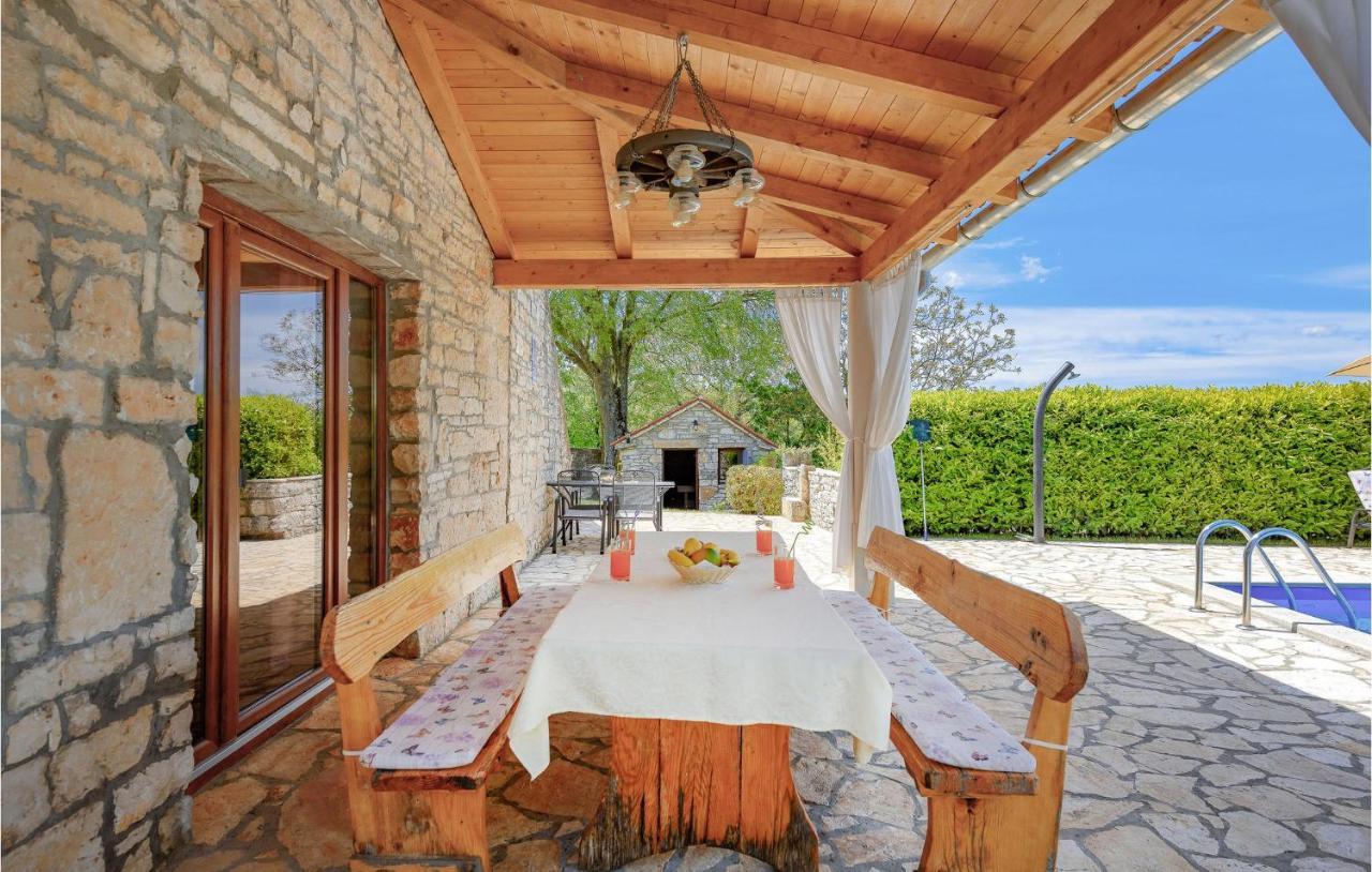 Cozy Home In Pamici With Kitchen ภายนอก รูปภาพ